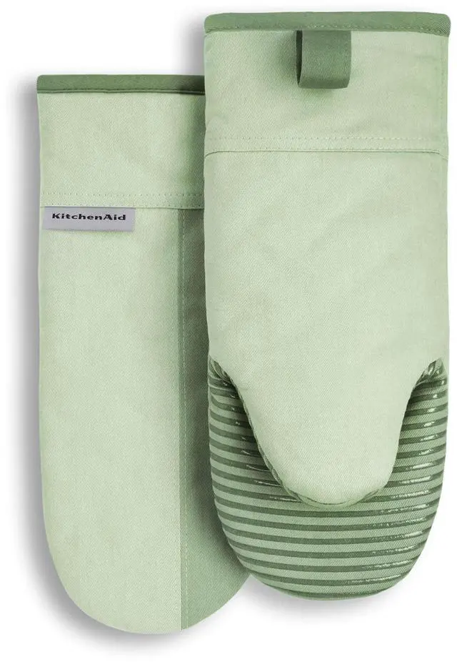 Main image of Beacon Two-Tone Non-Slip Oven Mitt Set, Pistachio/Graphite Green, 5.75"x13", 2 Piece