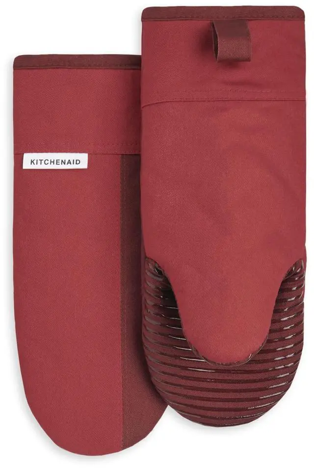 Main image of Beacon Two-Tone Non-Slip Oven Mitt Set, Passion Red/Bordeaux, 5.75"x13", 2 Piece