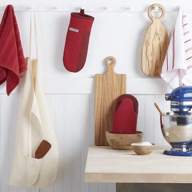 Alt view image 2 of 7 - Beacon Two-Tone Non-Slip Oven Mitt Set, Passion Red/Bordeaux, 5.75"x13", 2 Piece