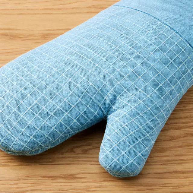 Alt view image 3 of 7 - Gourmet Series Gridlines Oven Mitts 2-Pack Set, Heat Resistant up to 600°F, Soft Silicone Grip, Magnetic Cuff, Blue Velvet, 7"x14"