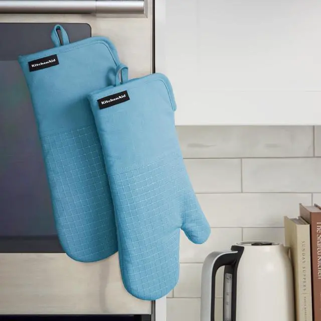 Alt view image 5 of 7 - Gourmet Series Gridlines Oven Mitts 2-Pack Set, Heat Resistant up to 600°F, Soft Silicone Grip, Magnetic Cuff, Blue Velvet, 7"x14"