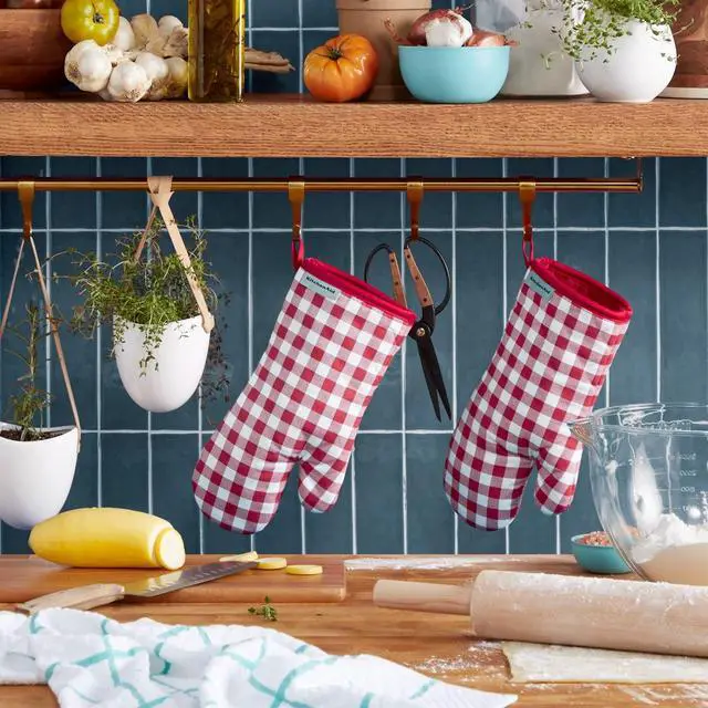 Alt view image 2 of 5 - Gingham Oven Mitt 2-Pack Set, Passion Red, 7"x13"