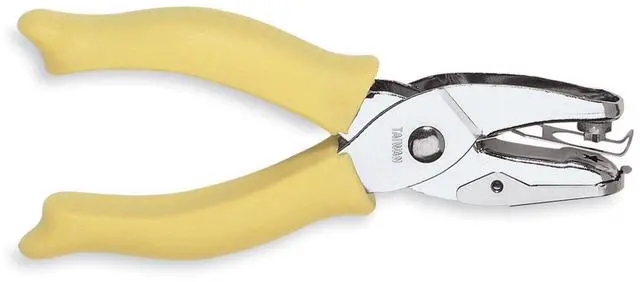 Main image of Corporation 1/4" Star Hand Punch 23537097J