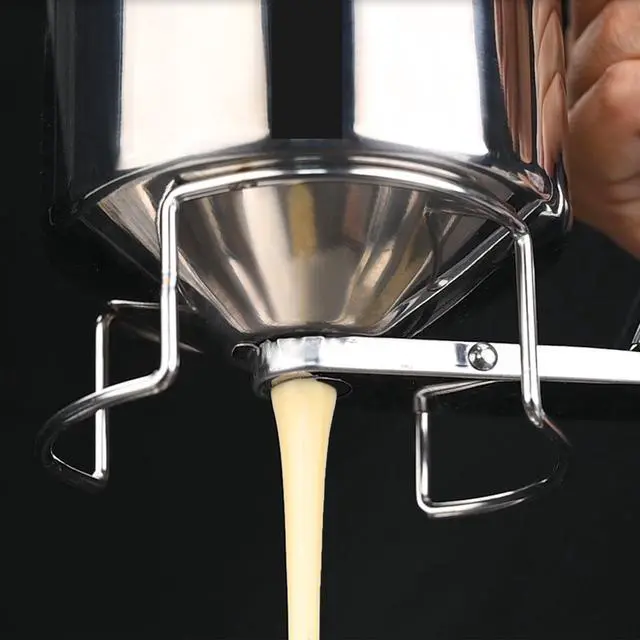Alt view image 2 of 6 - Stainless Steel Pancake Batter Dispenser - Perfect for Pancakes, Cupcakes, Muffins, and Waffles(800ml)