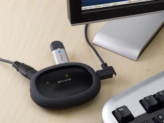 Alt view image 4 of 4 - Belkin Hi-Speed Stackable USB 2.0 Hub with 4 Ports (F5U234v1)