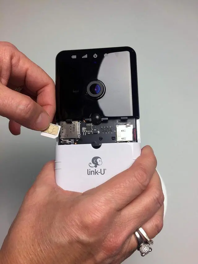 Alt view image 2 of 4 - Link-U 4G SmartCam