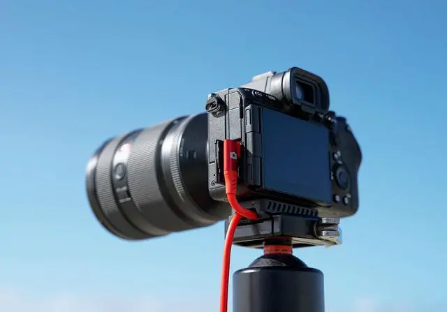 Alt view image 2 of 6 - IQwire Formula 10Gbps USB-C Photography Long Tether Cable (33 Feet :: 10m)