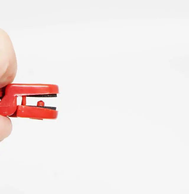 Alt view image 3 of 4 - Pro Snap Weights for trolling - Red Clip