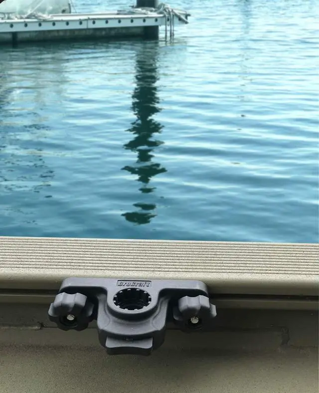 Alt view image 6 of 6 - 90 Degree Boat Track System - Versatrack & Lund Sport Track Rod Holders for Ranger Boats