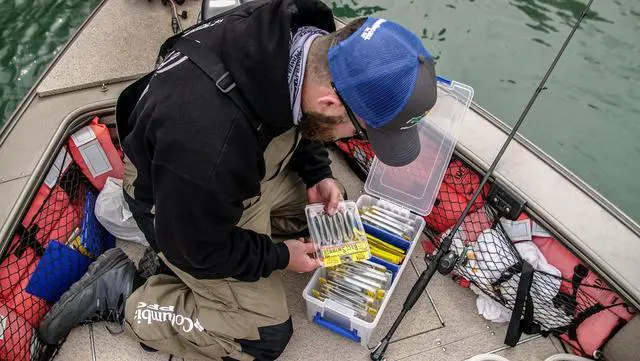Alt view image 6 of 7 - Outdoors 4510 Clear Fishing Organizer - Super Half Satchel Soft Fishing Lure Storagees,Bait Organizer,Tuff Tainer with Zerust Anti-Rust Dividers,(Pack of 4)