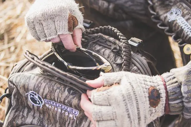 Alt view image 5 of 5 - Hunting Backpack/Bag, Durable Duck Hunting Bag with Waist Belt & Waterproof Bottom