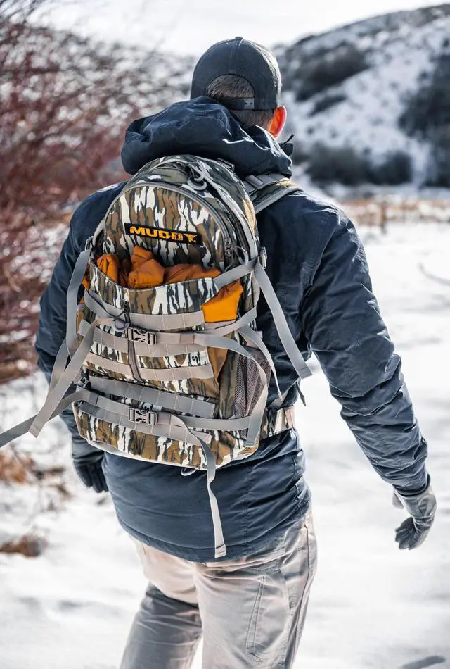 Alt view image 5 of 6 - Outdoors Pro 1300 Backpack Mossy Oak Bottomland