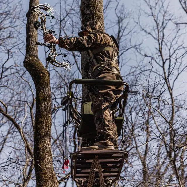 Alt view image 7 of 7 - Viper Steel Climbing Treestand