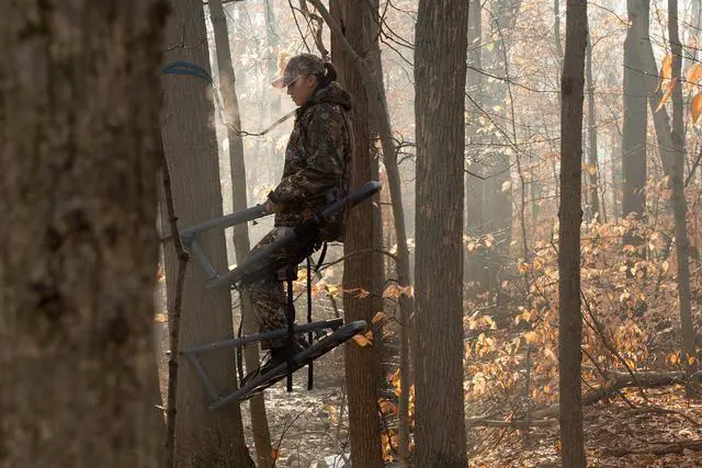 Alt view image 4 of 4 - Ol'Man TREESTANDS Multi-Vision Climbing Stand, Steel Construction with 21" Wide Net Seat, Gray, One Size (COM-04)