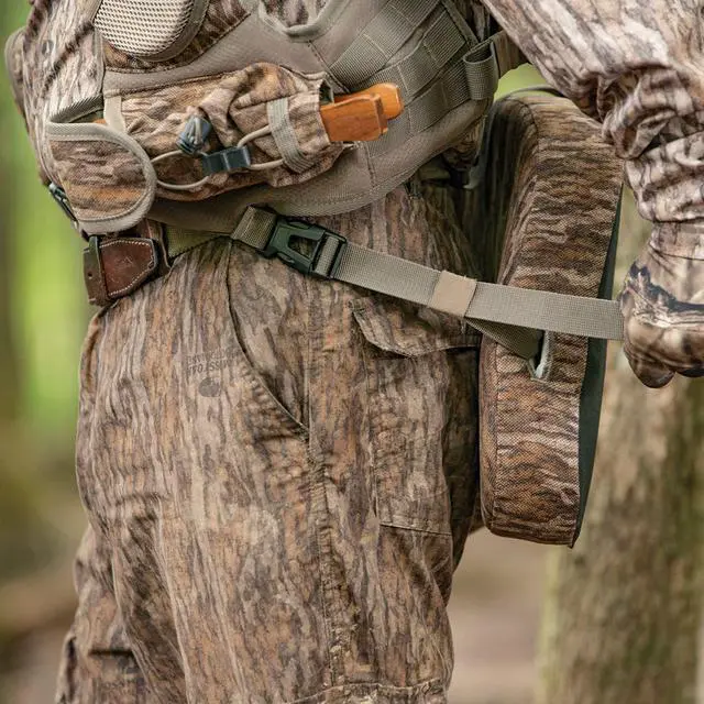 Alt view image 3 of 5 - Run-N-Gun 200-BL Turkey Vest - Mossy Oak Bottomland, One Size (KHT0095)