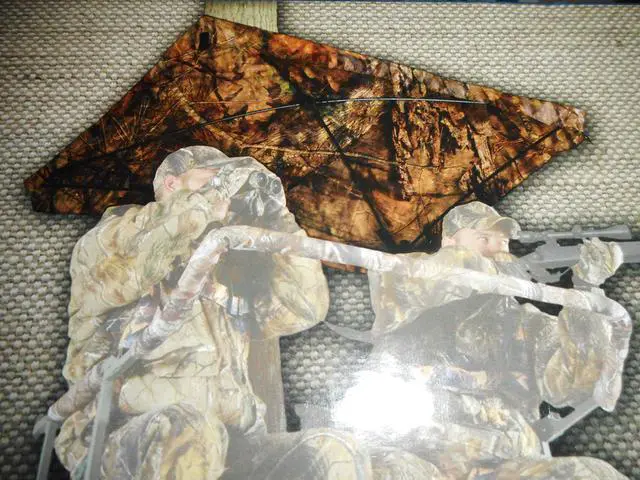 Alt view image 2 of 3 - Treestand Hub Umbrella | Cover for Treestand in Mossy Oak Break-Up Country, One Size