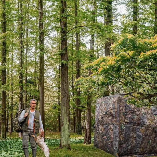 Alt view image 6 of 6 - Hunting Blind 270/360 Degree See Through Ground Blind with Carrying Bag, 2/3/4 Person Pop Up Camouflage Tent Portable Concealed Shelter