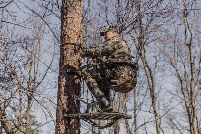 Alt view image 4 of 7 - Surround Seat, Mossy Oak Camo