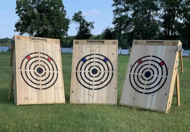 Alt view image 2 of 3 - Crosshairs Wooden Foldable Axe and Knife Throwing Target Board