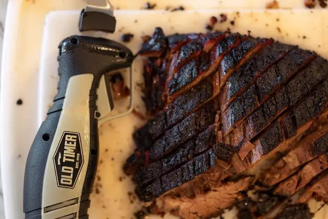 Alt view image 6 of 7 - Electric Fillet Knife with Rechargeable Battery, 8" Blade, High Carbon Stainless Steel, For Fishing, Filleting, and Outdoors