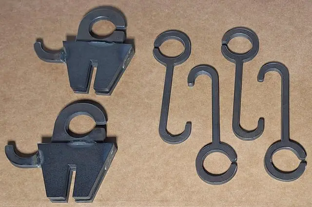 Alt view image 2 of 5 - AR 500 T Post Conduit Target Stand (2 Pack W/ 4 Pack Gong Hanger Hooks)