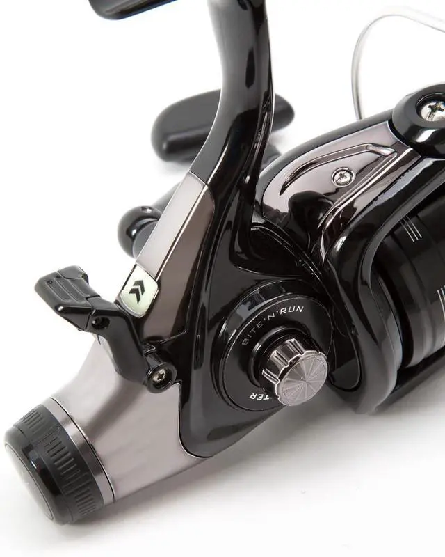 Alt view image 6 of 6 - Carp Fishing Reel