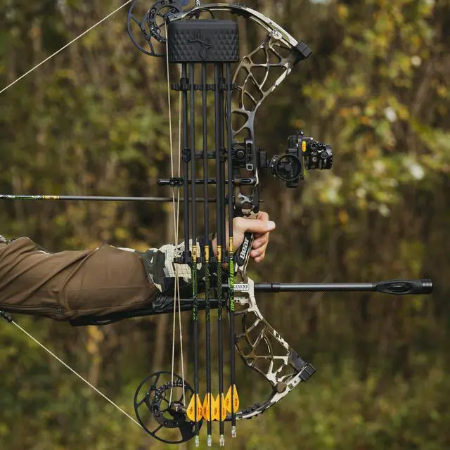 Alt view image 7 of 7 - Hunter XT Arrows with Raptor Vane (Pack of 6)