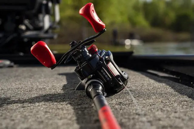 Alt view image 2 of 2 - Max X Low Profile Baitcast Reel