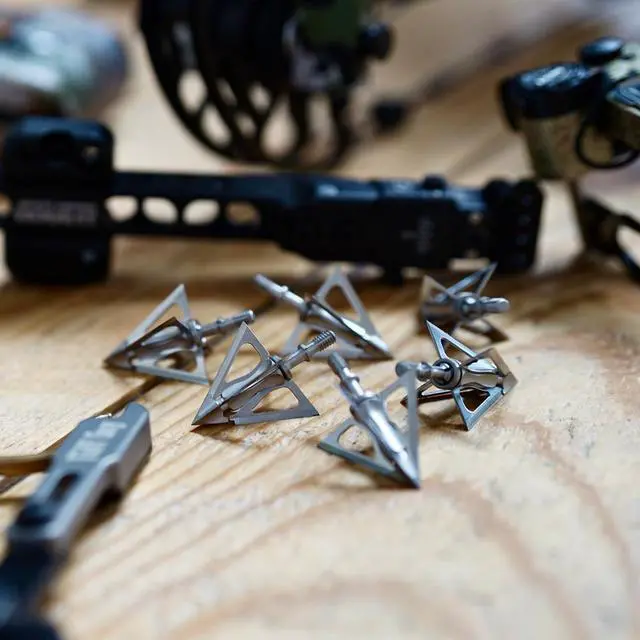 Alt view image 3 of 6 - G5 Montec Fixed 3-Blade Broadheads | 3-Pack | 100/125 Grains | Razor Sharp 1-Piece Construction | Screw in | Crossbow Compatible