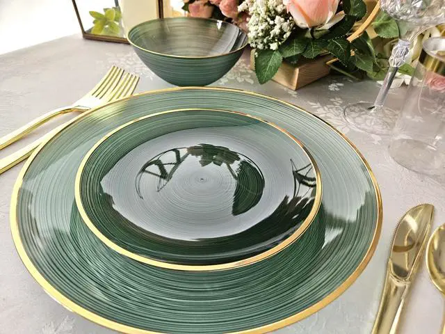 Alt view image 7 of 7 - 50 Plates Pack (25 Guests)-Wedding Party Disposable Plastic Plate Set -25 x 10'' Dinner + 25 x 7'' Salad & Dessert plates (Belize in Green & Gold)