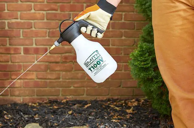 Alt view image 4 of 4 - 48 oz. Industrial and Contractor Handheld Mister,White