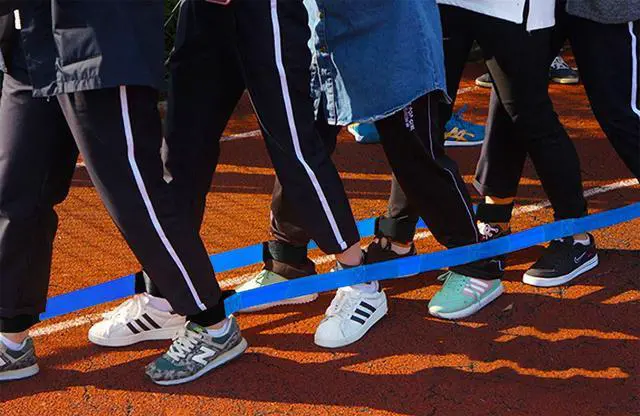 Alt view image 7 of 7 - Three Legged Race Bands, 2 Sets, Team Building, 3 Legged Race Bands, Outdoor Party Group Game for Teenagers Adults, Cooperative Team Race for Birthday, Relay Race, Field Day, Backyard Activity Game