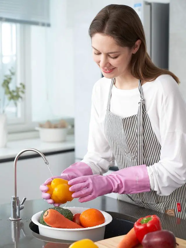 Alt view image 3 of 6 - wahoo Skin-Friendly Cleaning Gloves, Dishwashing Kitchen Gloves with Cotton Flocked Liner, Reusable, Non-Slip, Mauve Mist, Medium