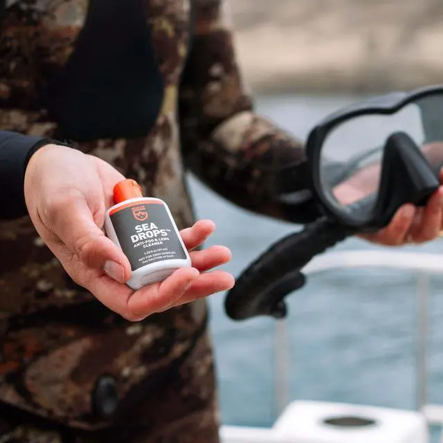 Alt view image 2 of 6 - Sea Drops Cleaner and Anti-Fog for Dive and Snorkel Masks, Clears Up Dirty, Foggy Lenses, 1.25 fl oz
