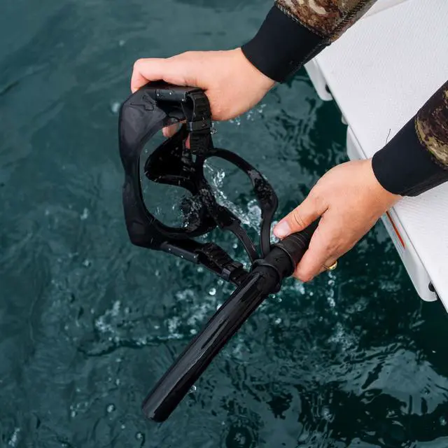 Alt view image 5 of 6 - Sea Drops Cleaner and Anti-Fog for Dive and Snorkel Masks, Clears Up Dirty, Foggy Lenses, 1.25 fl oz