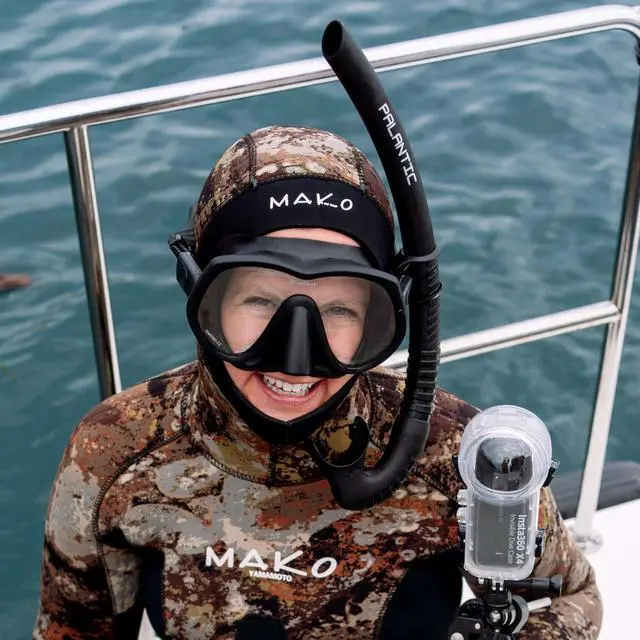 Alt view image 6 of 6 - Sea Drops Cleaner and Anti-Fog for Dive and Snorkel Masks, Clears Up Dirty, Foggy Lenses, 1.25 fl oz