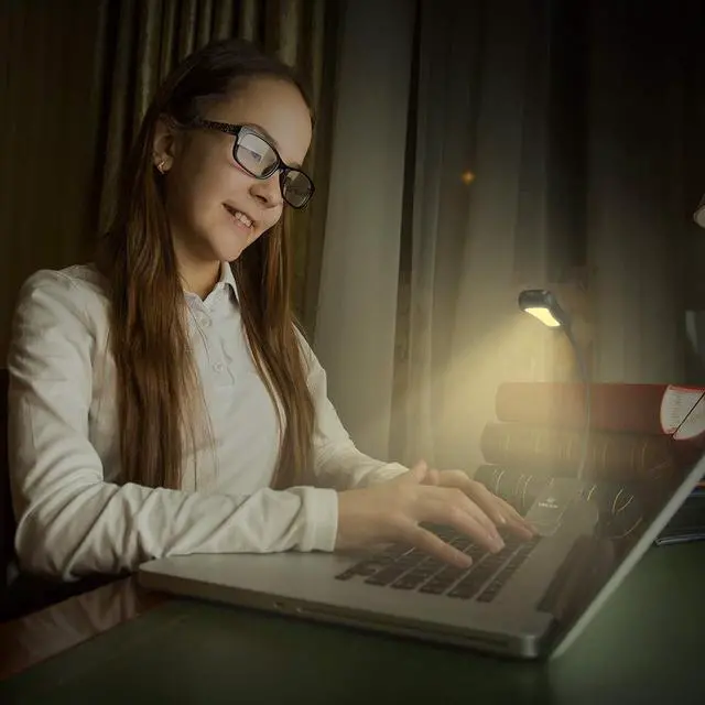 Alt view image 7 of 7 - 3000K Warm LED Rechargeable Book Light