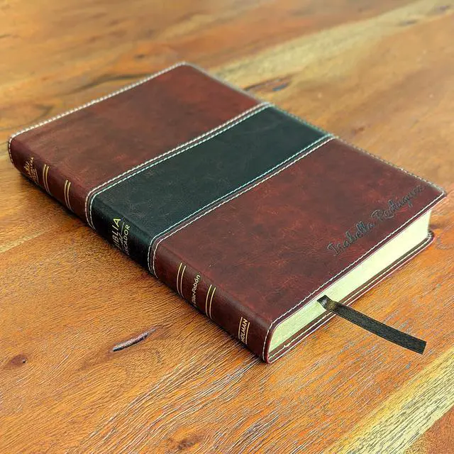 Alt view image 6 of 7 - Personalized RVR1960 Fisher of Men Bible | Biblia del Pescador Reina Valera 1960 | Custom Engraved Name | Large Print Spanish Bible | Christian Gift