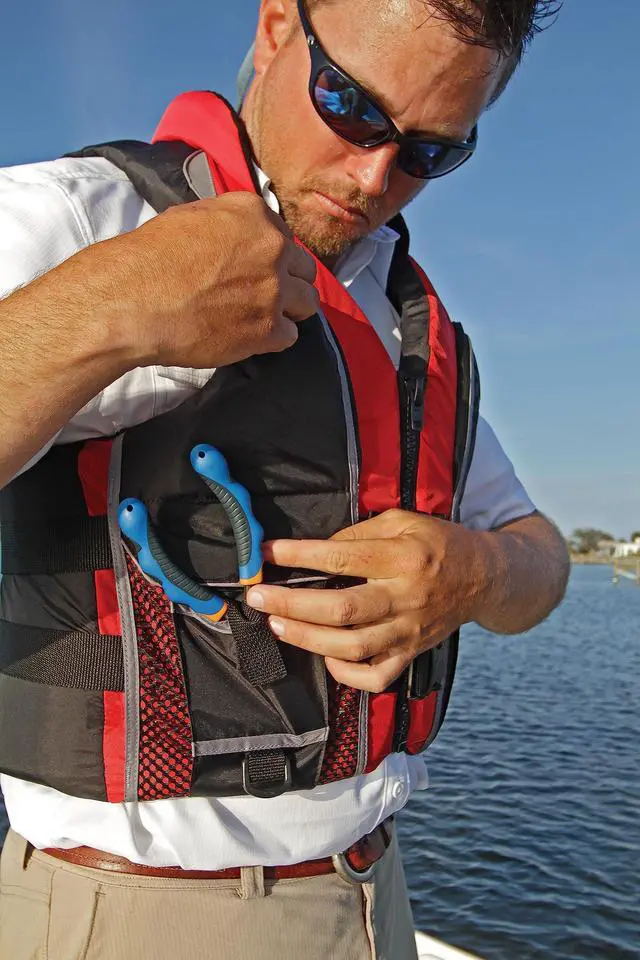 Alt view image 2 of 7 - Select Fishing Life Jacket