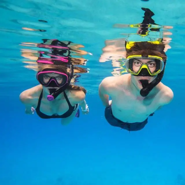 Alt view image 5 of 7 - Sport Adult Visio Tri-Ex Black Series Mask and Dry Snorkel Combo
