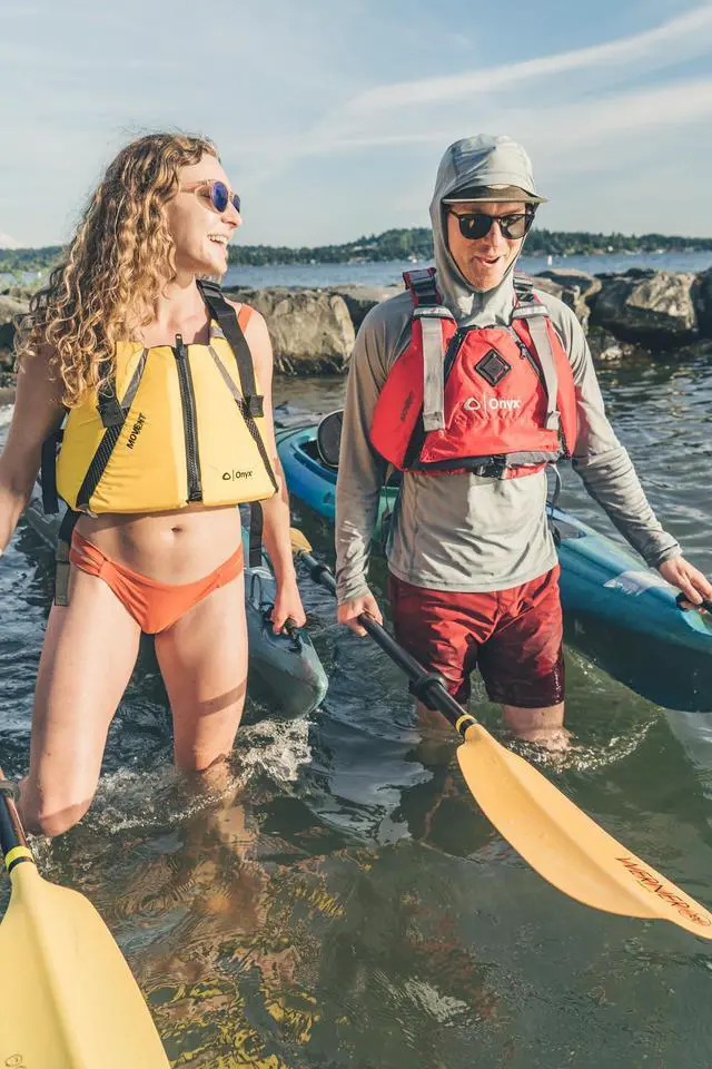 Alt view image 2 of 6 - MoveVent Curve Paddle Sports Life Vest
