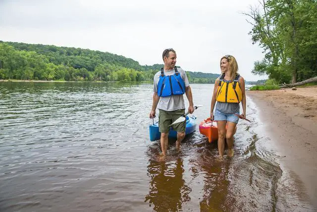 Alt view image 2 of 6 - MoveVent Curve Paddle Sports Life Vest