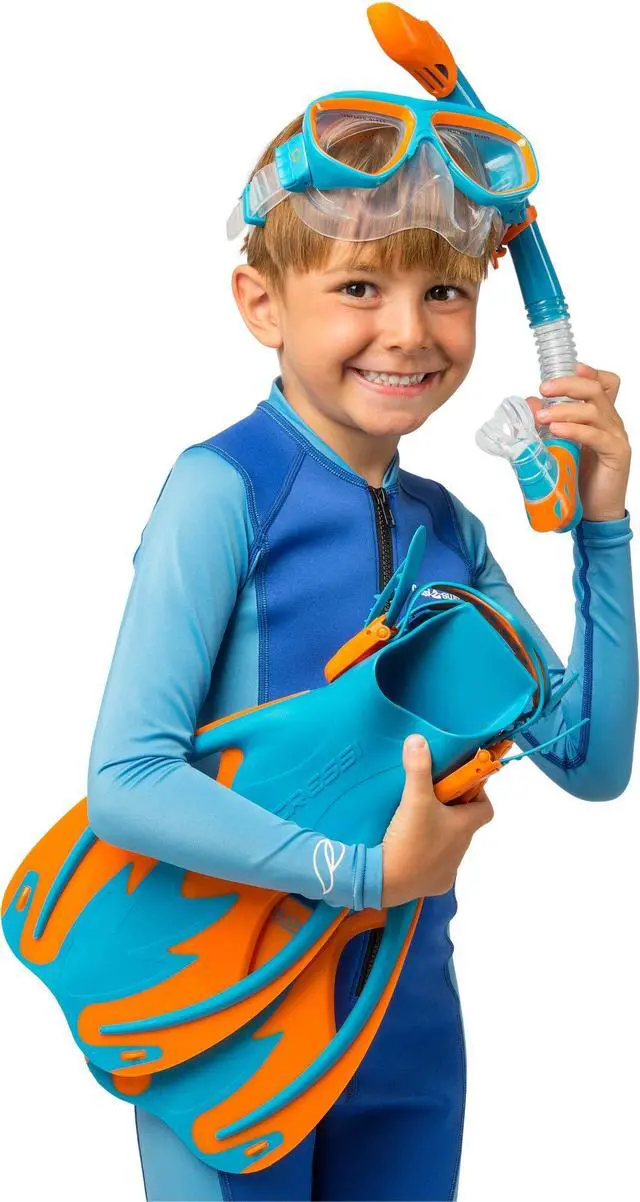 Alt view image 4 of 7 - Junior Snorkel Kit for Kids Ages 3 to 8 - Mask + Dry Snorkel + Adjustable Fins + Net Bag Rocks Kids Set