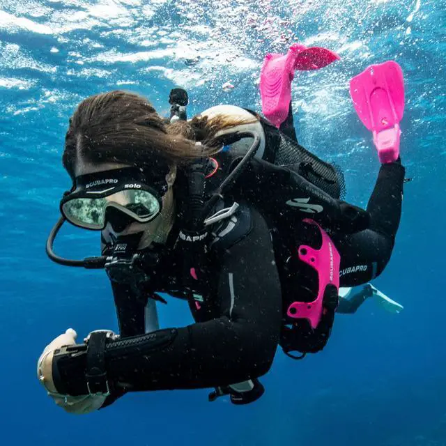 Alt view image 4 of 6 - Solo Scuba Snorkeling Dive Mask