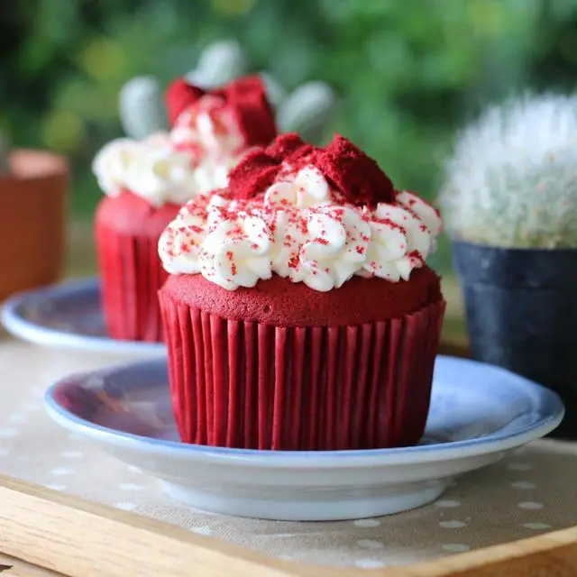 Alt view image 6 of 7 - 1000 Pcs Red Mini Cupcake Liners for Baking 1Inch Cupcake Liners Paper Cupcakes Small Muffin Liner Chocolate Dessert Wrapper Cups for Baking Cooking