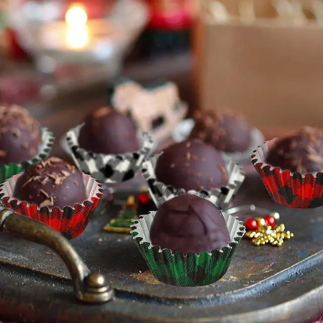 Alt view image 6 of 7 - 600Pcs Christmas Cupcake Wrappers 3 Colors Buffalo Plaid Cupcake Liners Disposable Cake Holders Paper Muffin Cups for Baking Home Kitchen Holiday Party Supplies