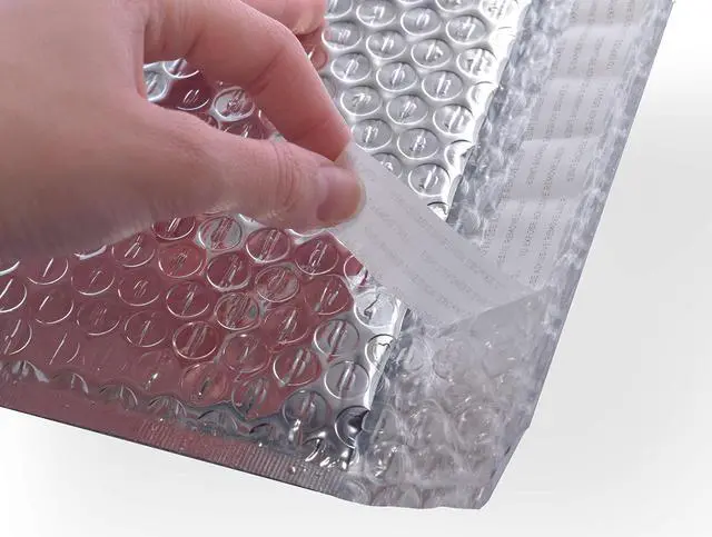 Alt view image 3 of 7 - 100pcs Thermal Insulated Bubble Mailers 8x11 in Self sealing thermal insulated envelopes made of reflective metallized bubble for cold shipping. Lightweight. Keep cool shield - MADE IN USA