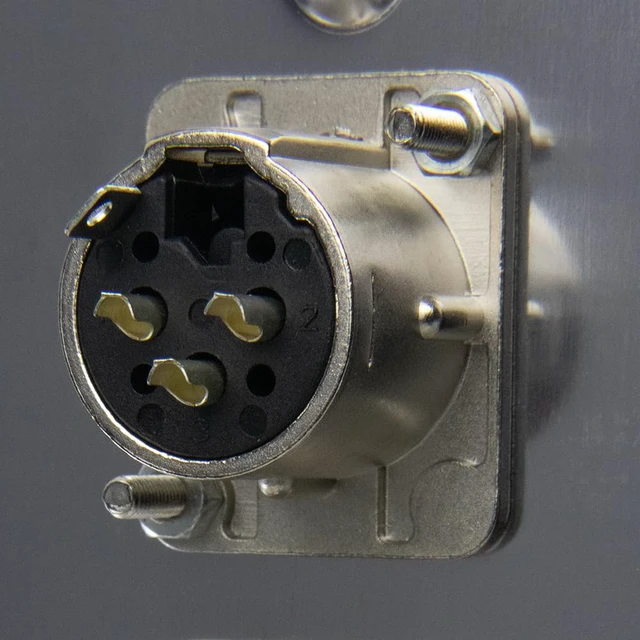 Alt view image 7 of 7 - Saga XLR-F2 Single-Gang Wall Plate w/ (2) Female XLR Connectors