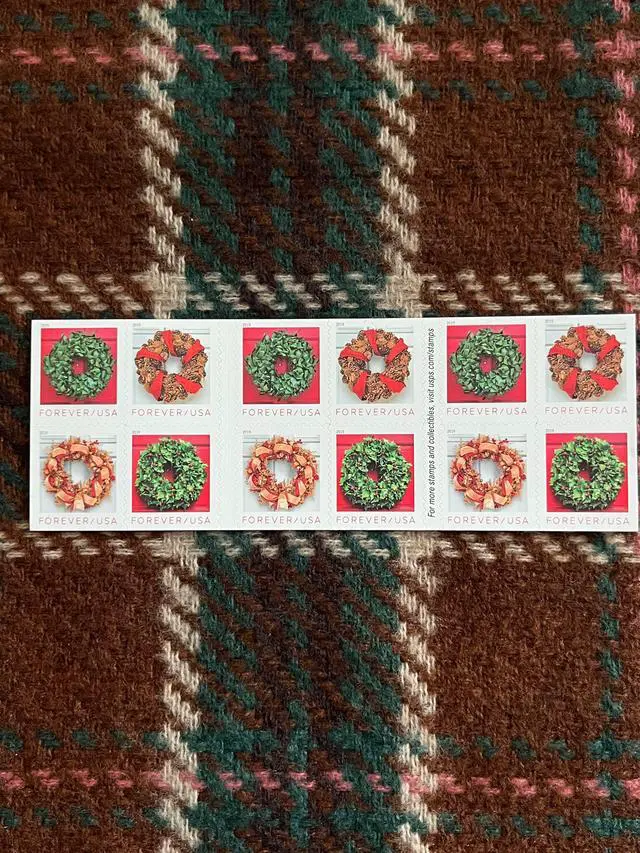Main image of US Stamps 2019 Holiday Wreaths 5 Sheets of 20