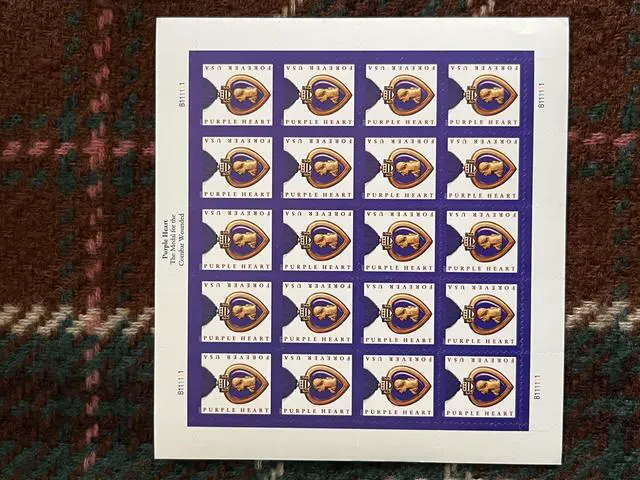 Main image of US Stamps 2019 Purple Heart 5 Sheets of 20